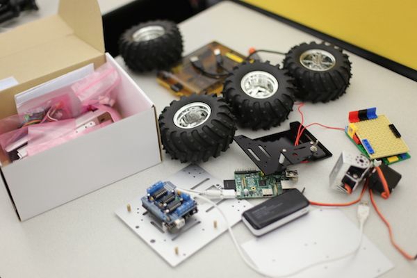 如何低成本自制機(jī)器人？
